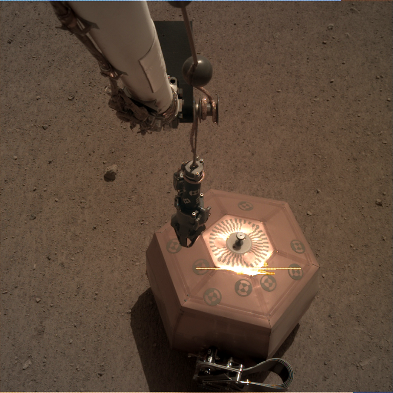 _mars.nasa.gov_insight-raw-images_surface_sol_0032_idc_D002R0032_599372314EDR_F0101_0010M_.PNG
